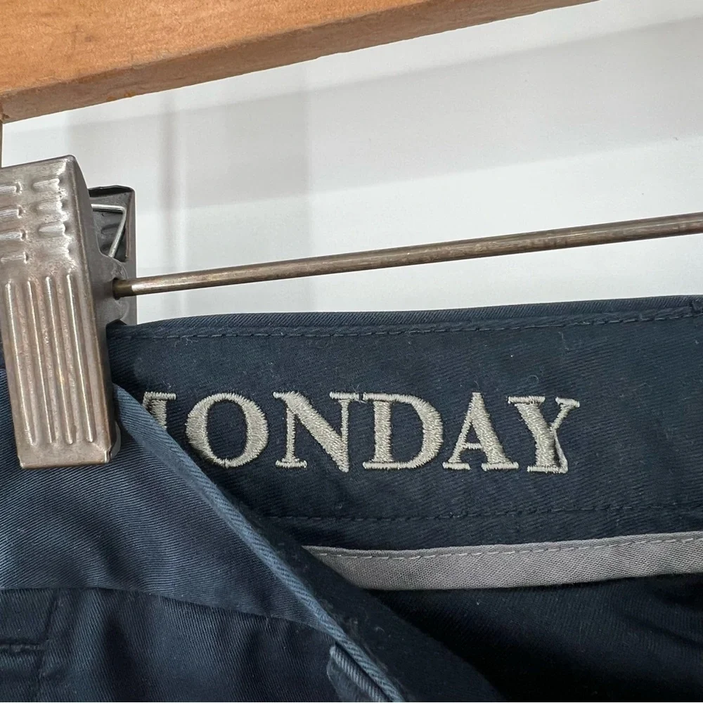 Bonobos 31 x 30 Weekday Warrior Navy Blue Chino Pants